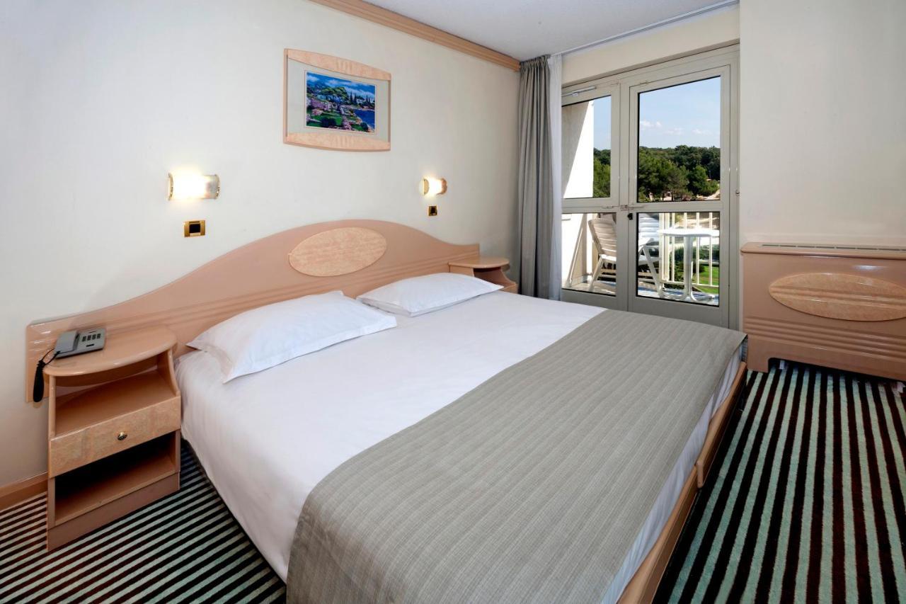 פורץ Hotel Istra Plava Laguna מראה חיצוני תמונה