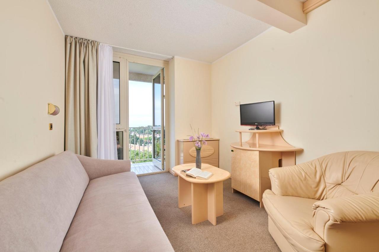 פורץ Hotel Istra Plava Laguna מראה חיצוני תמונה