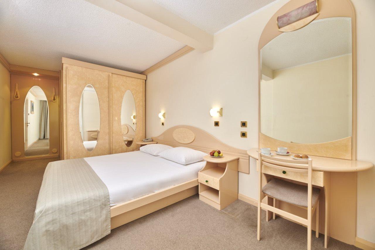 פורץ Hotel Istra Plava Laguna מראה חיצוני תמונה