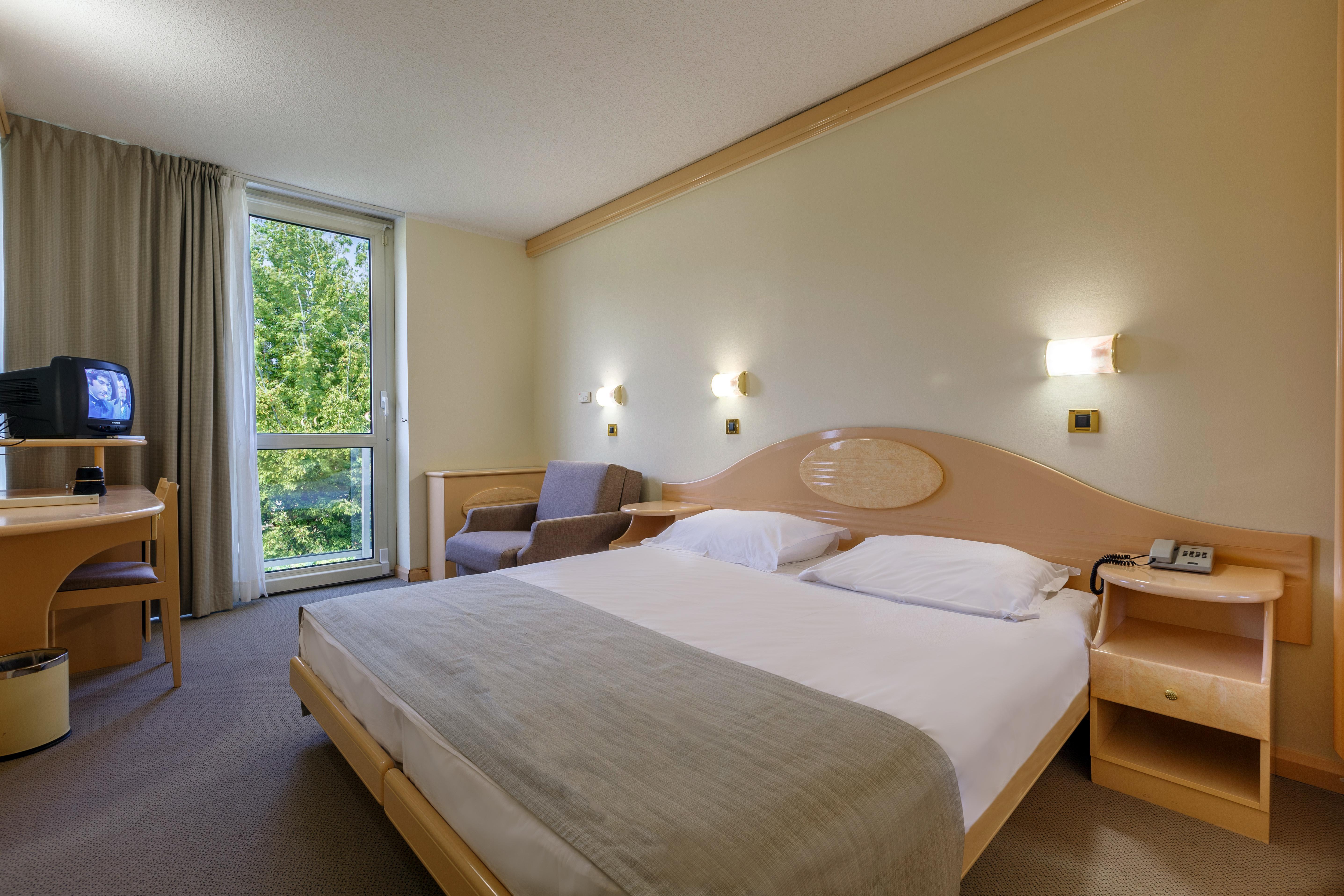 פורץ Hotel Istra Plava Laguna מראה חיצוני תמונה