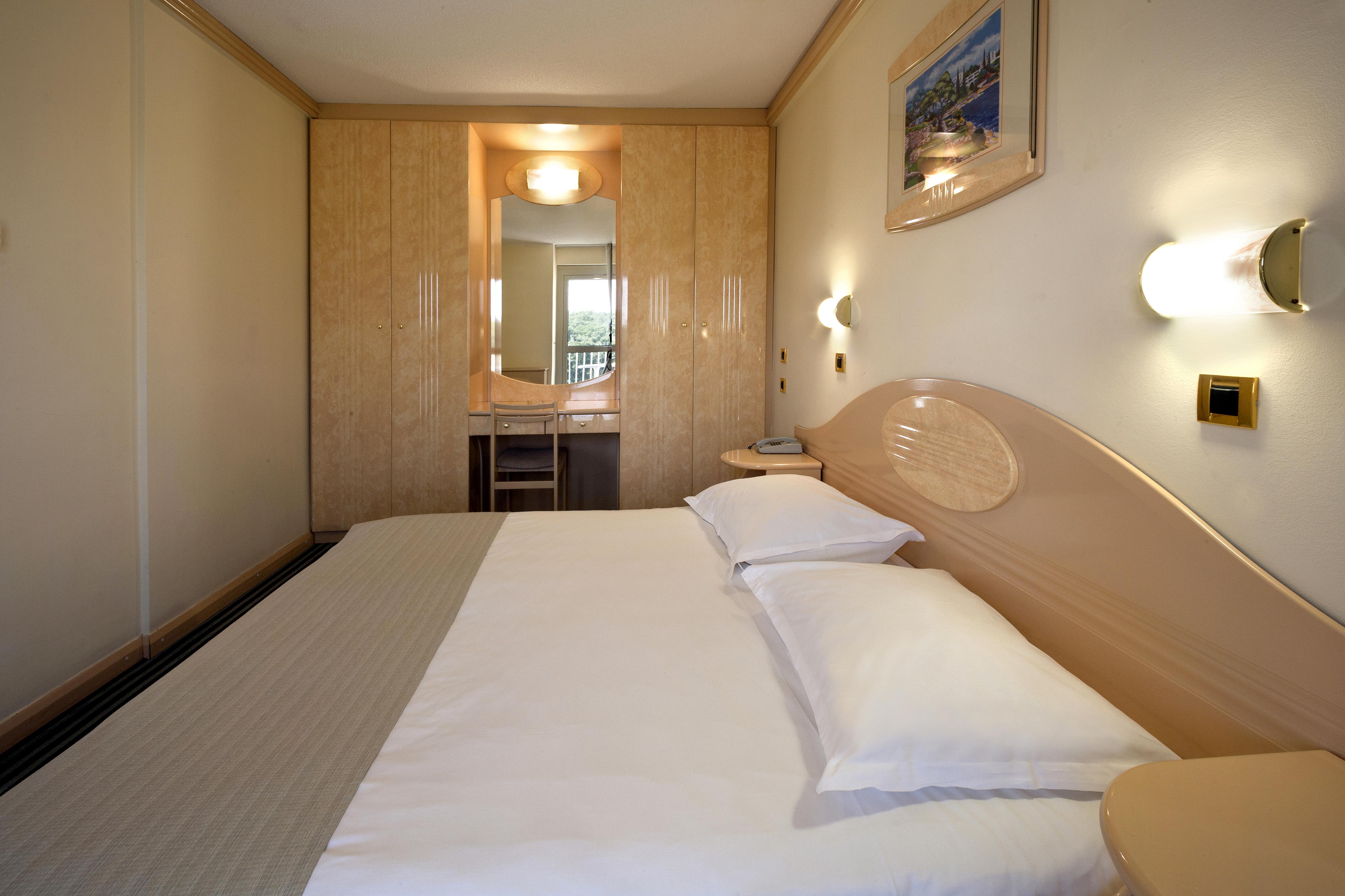 פורץ Hotel Istra Plava Laguna מראה חיצוני תמונה