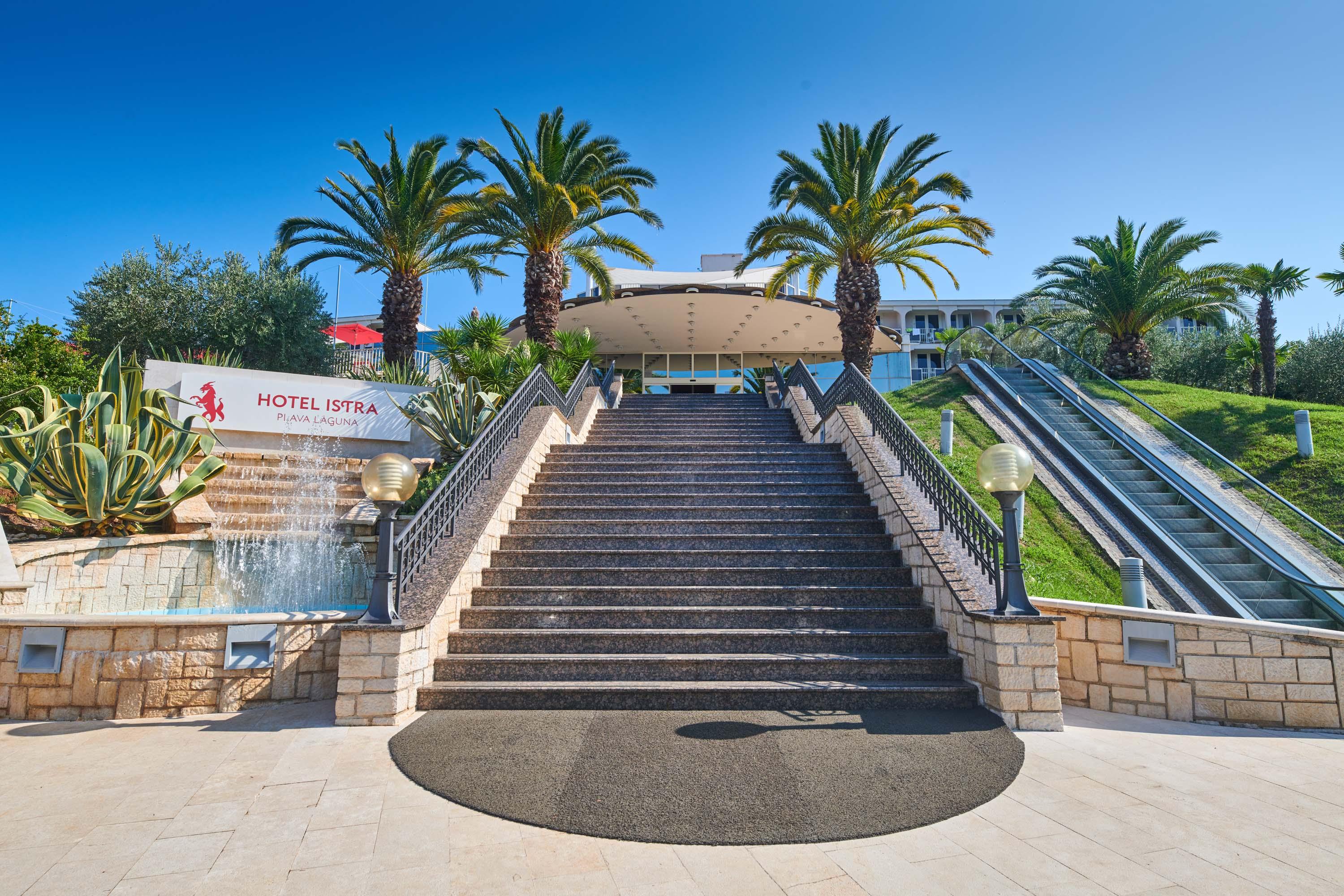 פורץ Hotel Istra Plava Laguna מראה חיצוני תמונה