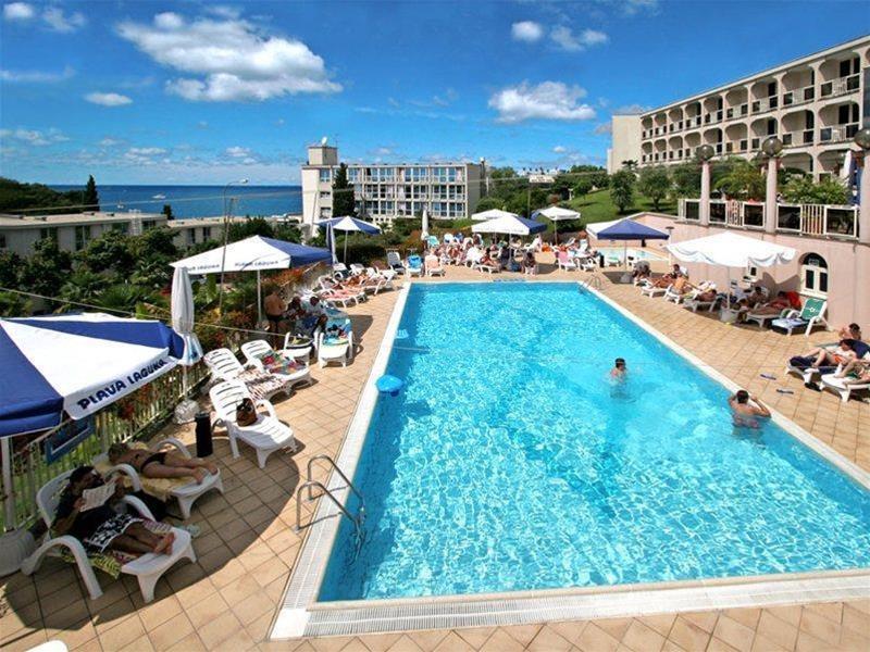 פורץ Hotel Istra Plava Laguna מראה חיצוני תמונה