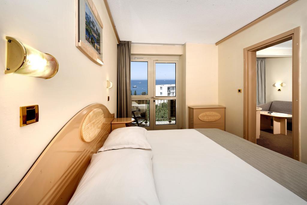 פורץ Hotel Istra Plava Laguna מראה חיצוני תמונה