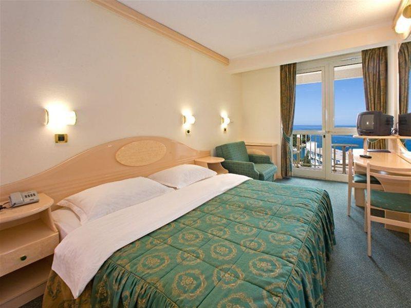 פורץ Hotel Istra Plava Laguna מראה חיצוני תמונה