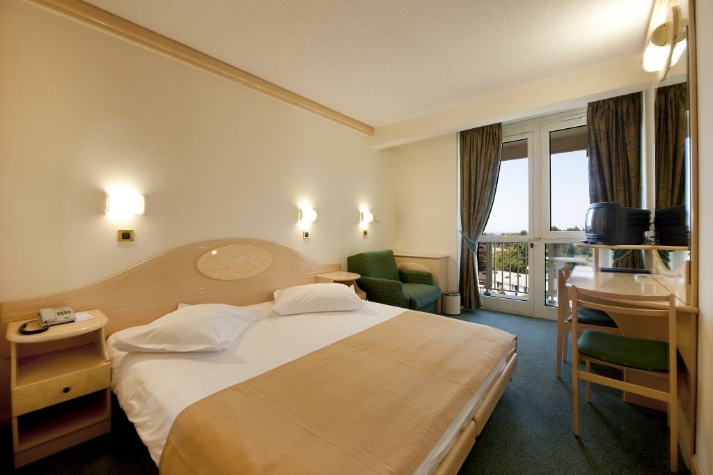 פורץ Hotel Istra Plava Laguna מראה חיצוני תמונה