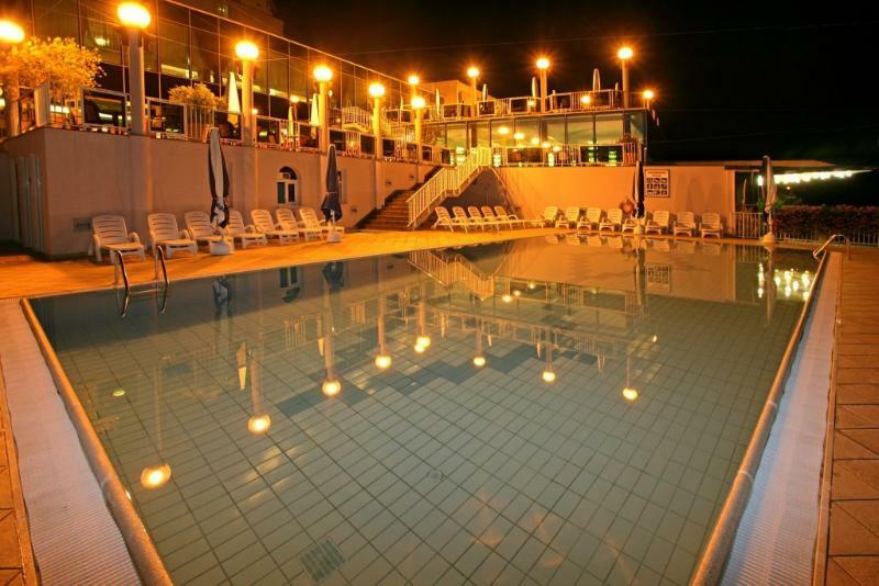 פורץ Hotel Istra Plava Laguna מראה חיצוני תמונה